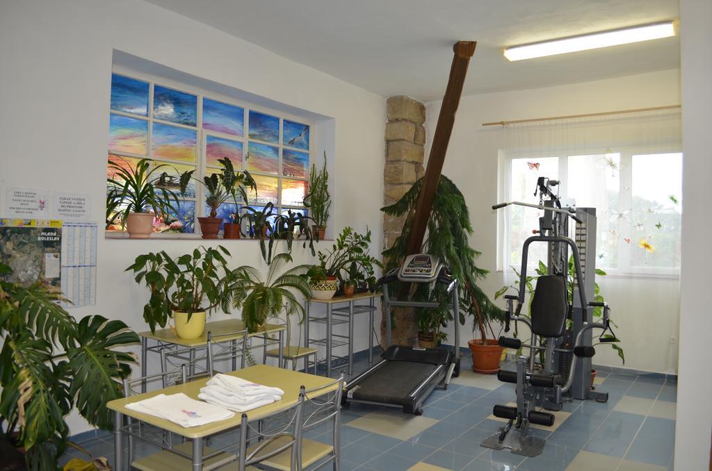 Hotel Famozclub Bakov nad Jizerou Zewnętrze zdjęcie