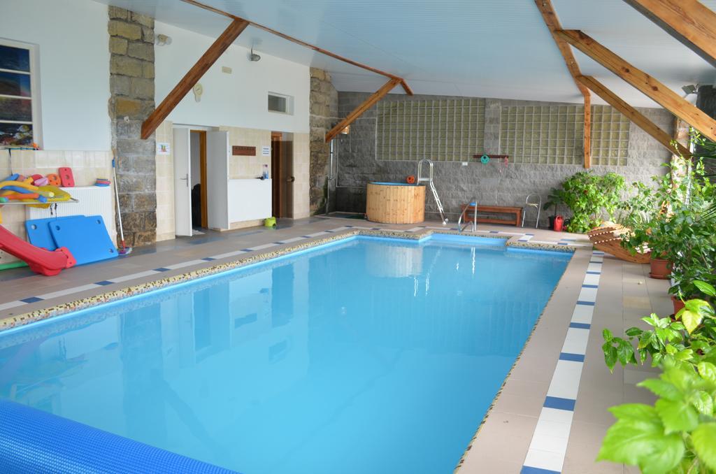 Hotel Famozclub Bakov nad Jizerou Zewnętrze zdjęcie