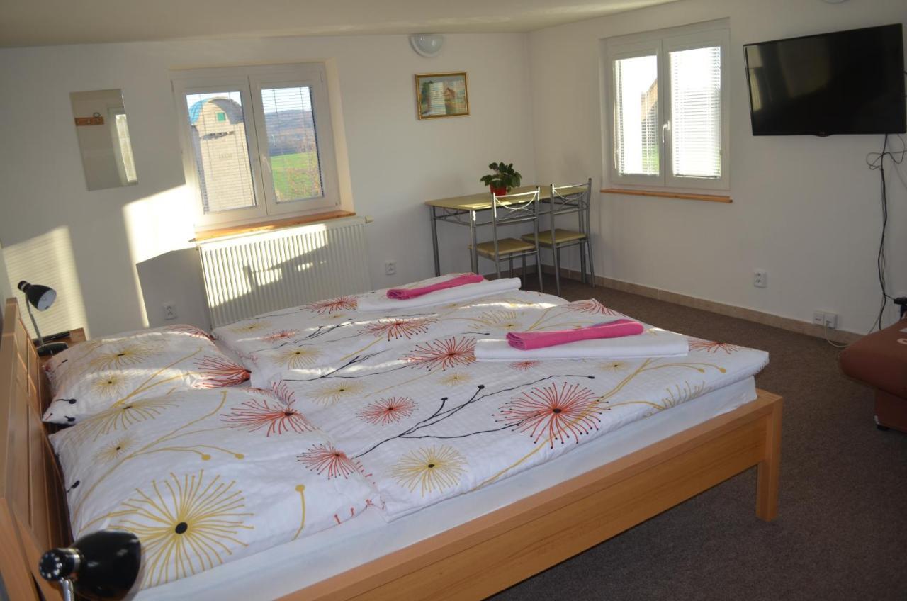 Hotel Famozclub Bakov nad Jizerou Zewnętrze zdjęcie