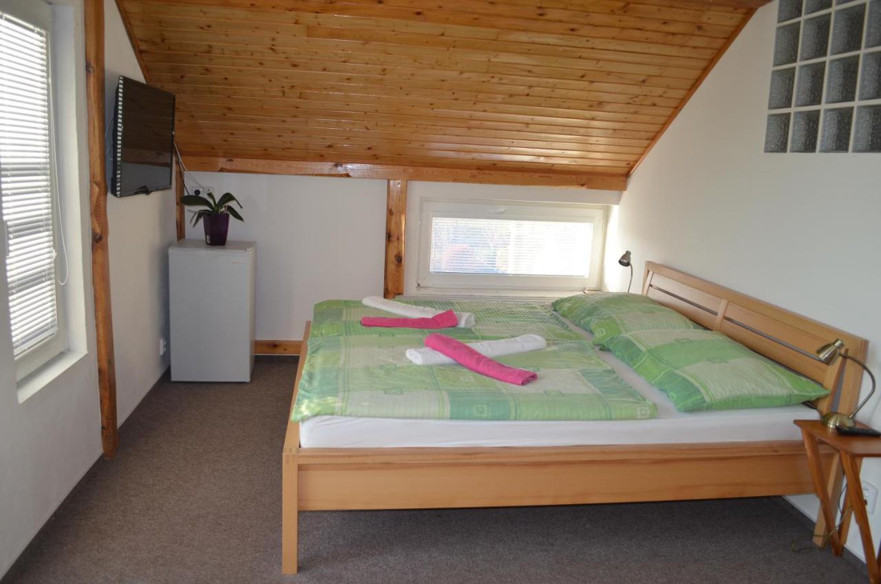 Hotel Famozclub Bakov nad Jizerou Zewnętrze zdjęcie