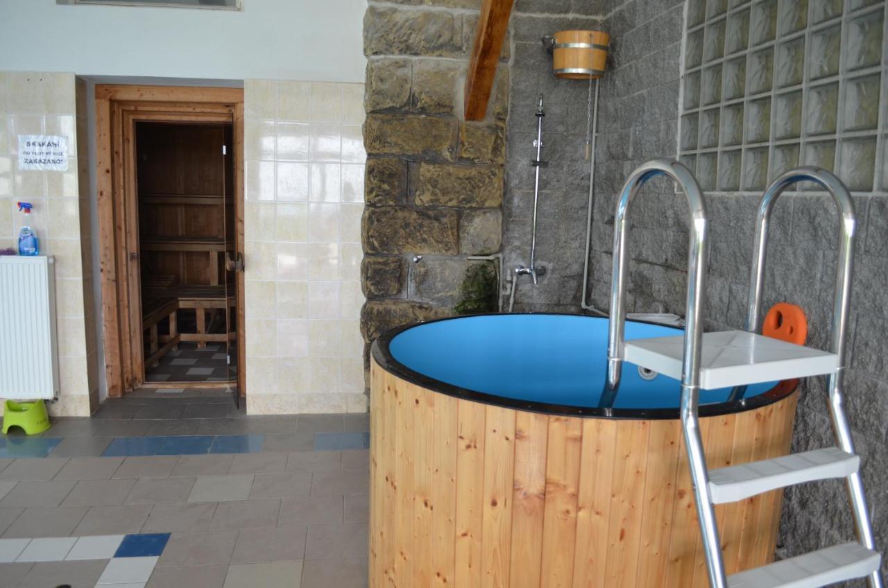 Hotel Famozclub Bakov nad Jizerou Zewnętrze zdjęcie