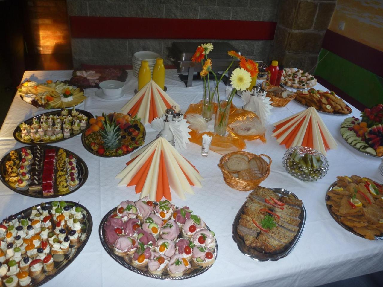 Hotel Famozclub Bakov nad Jizerou Zewnętrze zdjęcie
