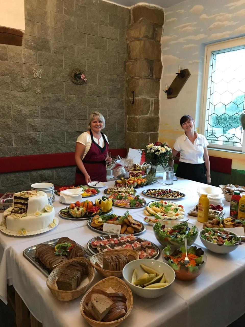Hotel Famozclub Bakov nad Jizerou Zewnętrze zdjęcie